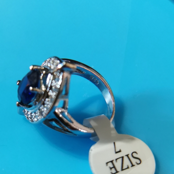 Blue and White Sapphire - Picture 3 of 4